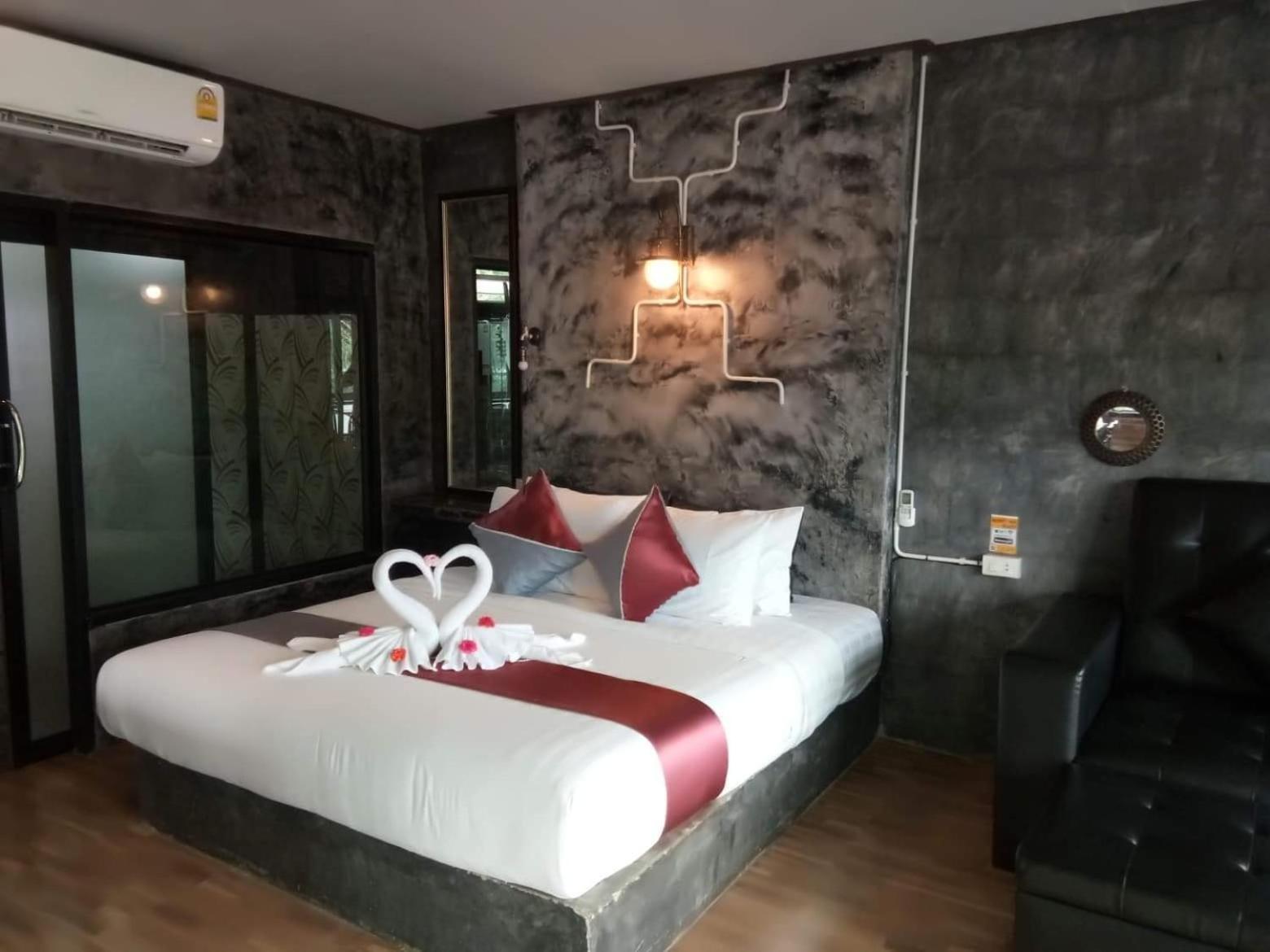 Keeree Loft Resort Thong Pha Phum Luaran gambar