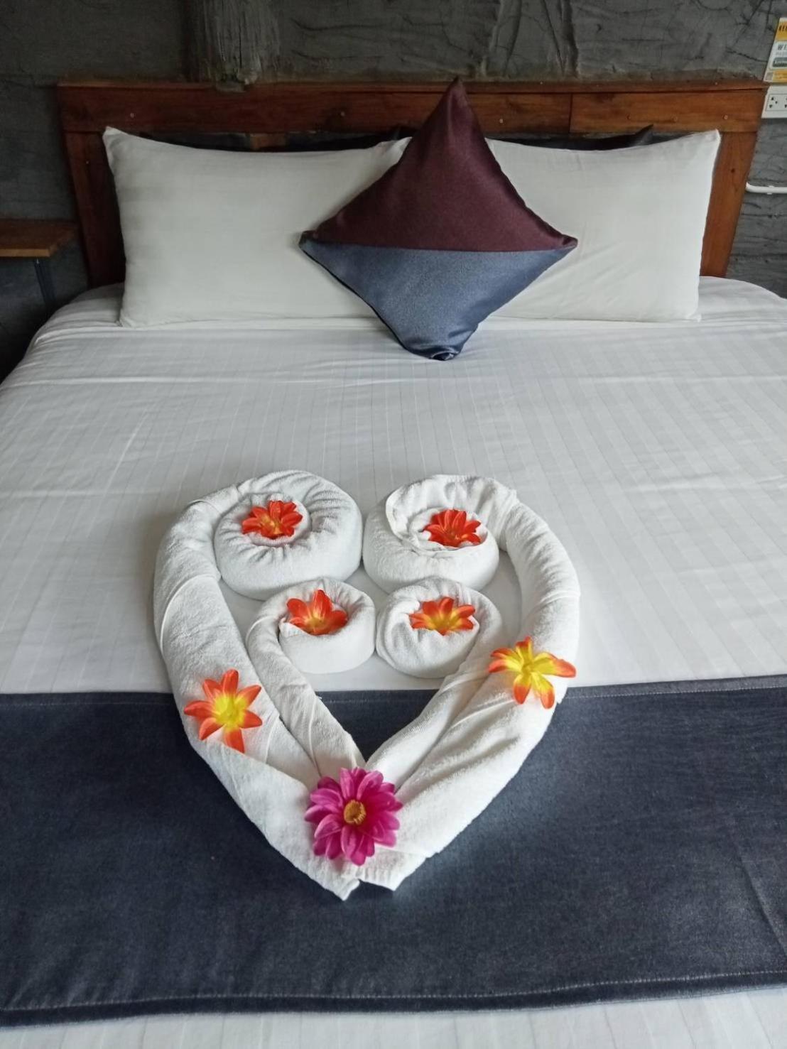 Keeree Loft Resort Thong Pha Phum Luaran gambar