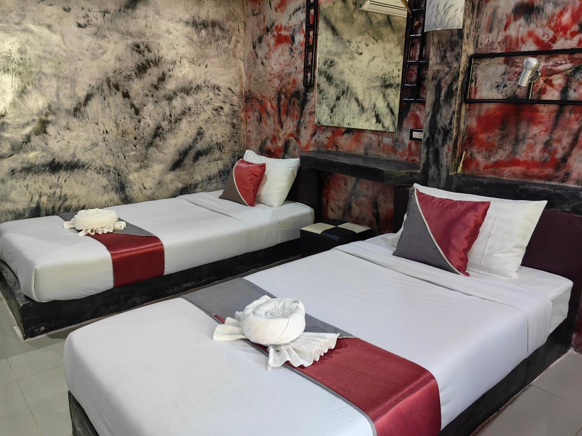 Keeree Loft Resort Thong Pha Phum Luaran gambar