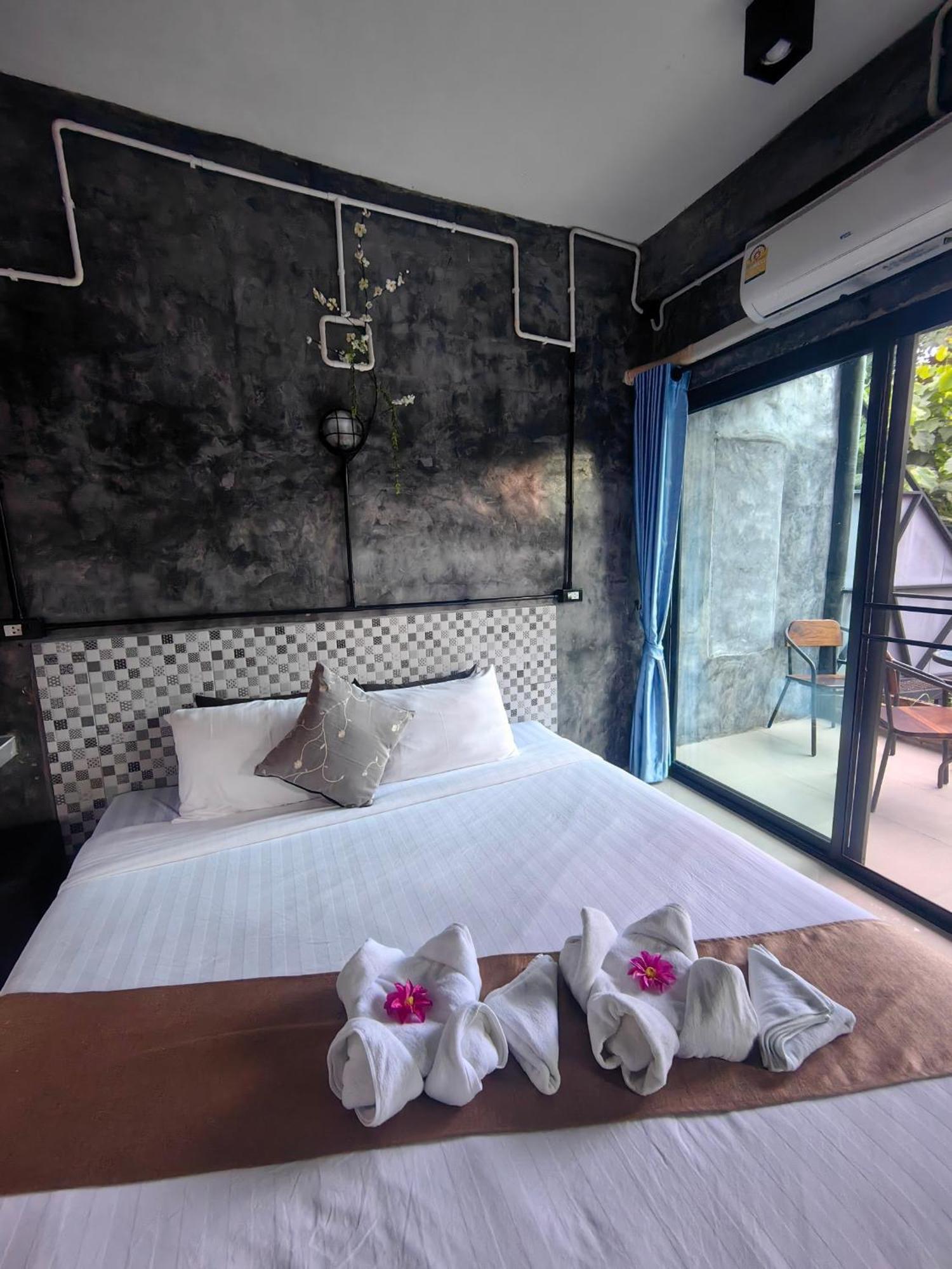 Keeree Loft Resort Thong Pha Phum Luaran gambar